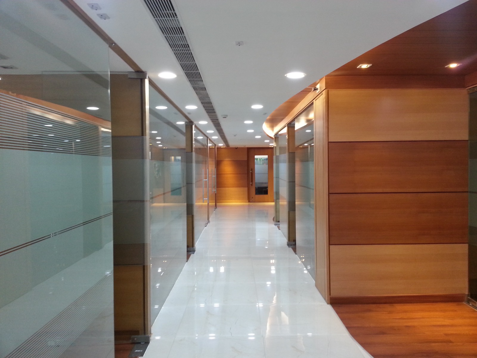 Acoustic Glass Partition Corridor